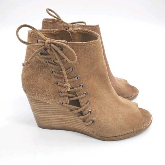 Lucky Brand Shoes - Lucky Brand Jaevin size 8